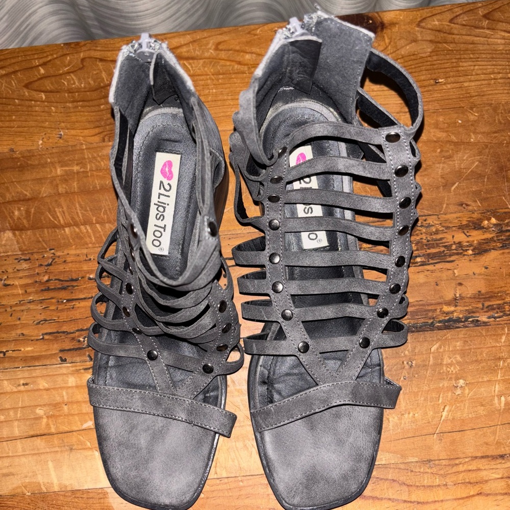 2 Lips Too Gray Gladiator Sandals, Sz 7